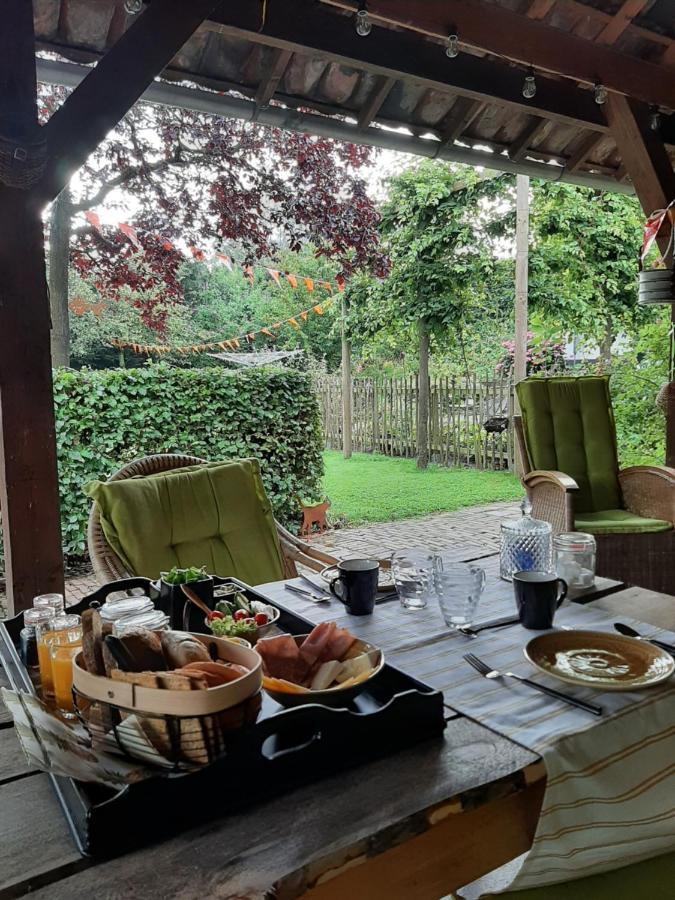 Thuis Bij Elles Bed and breakfast Zuilichem